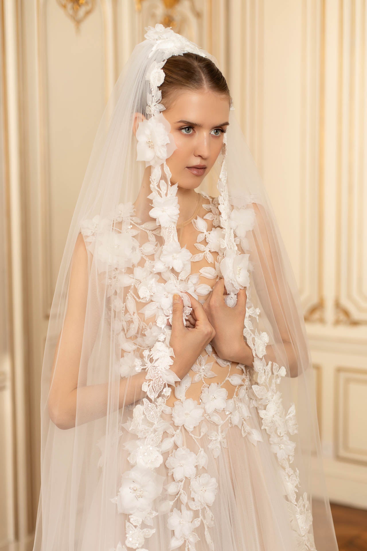 Blooming Grace Veil: Exquisite Lace Details