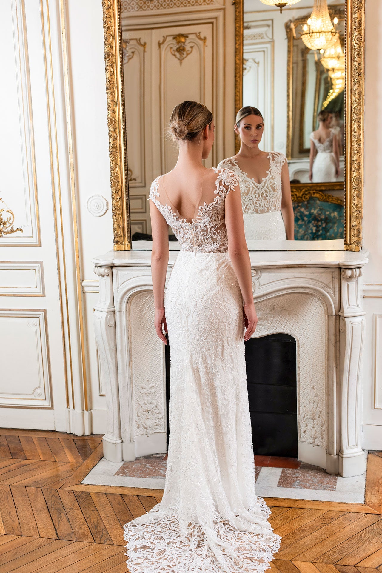 Celestia Adélaïde: Lace Sheath Wedding Gown