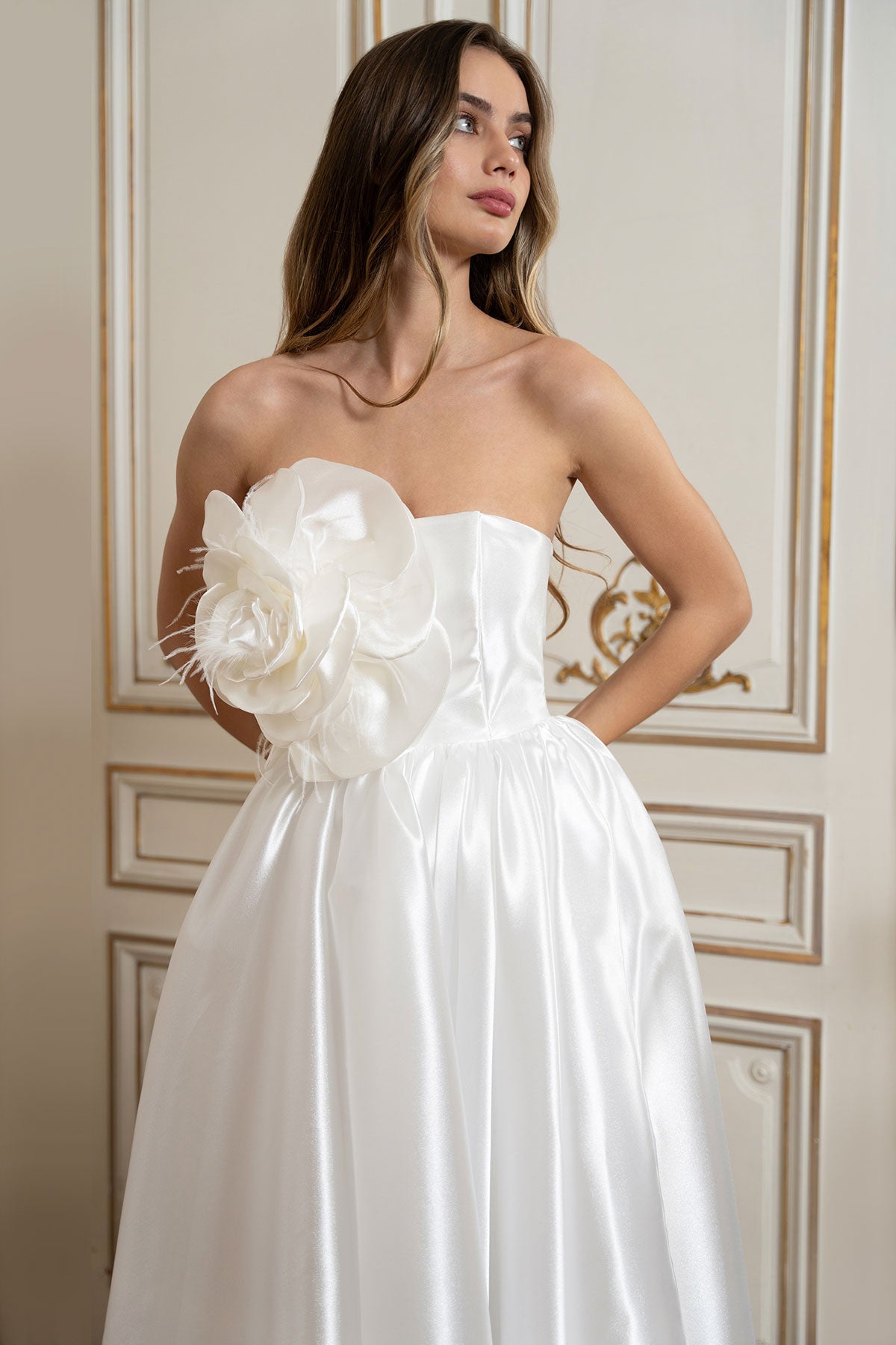 Walking Flower Blossom Gown: For a modern bride