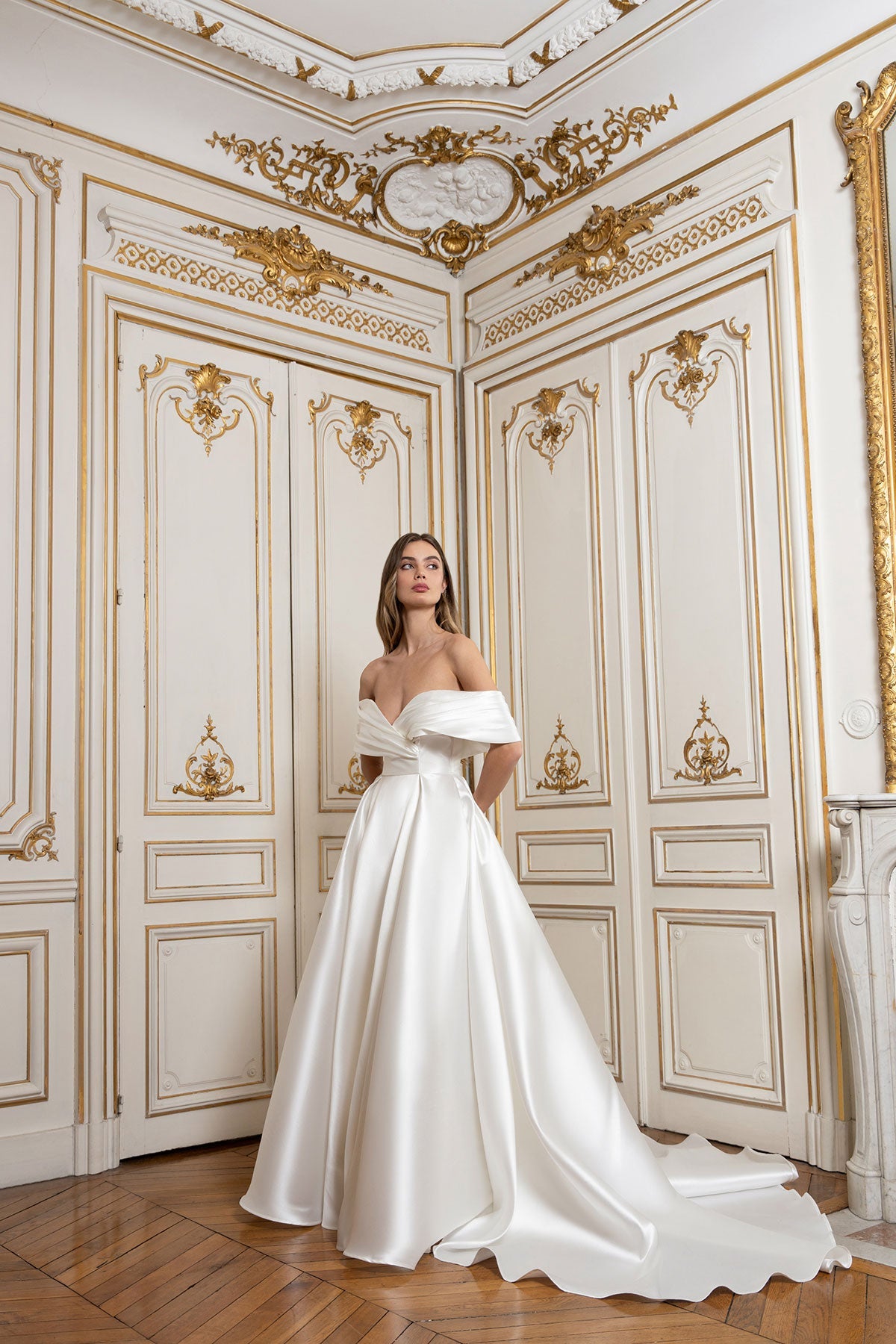 Dariana: Off-shoulder Wedding Gown