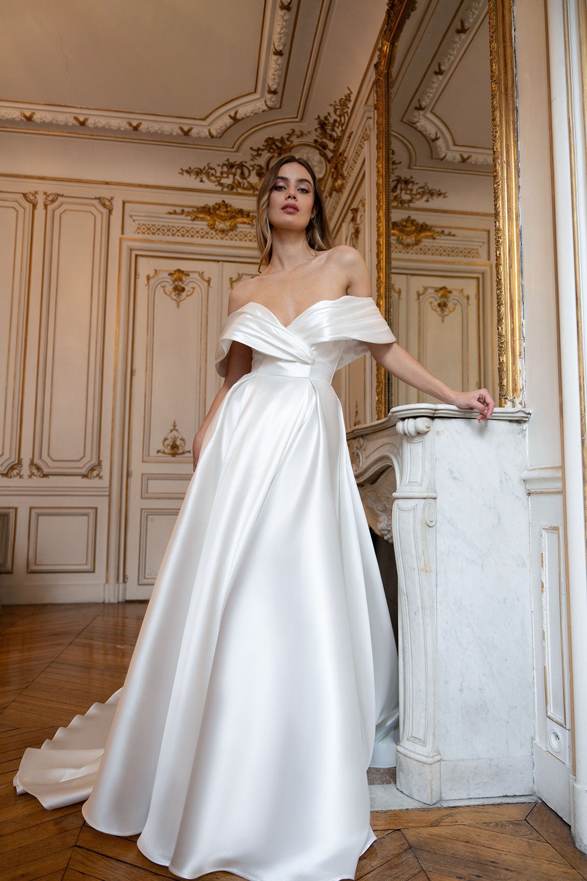 Dariana: Off-shoulder Wedding Gown