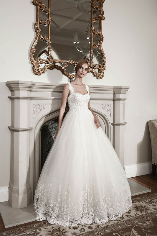 Victoria: Majestic Bridal Look