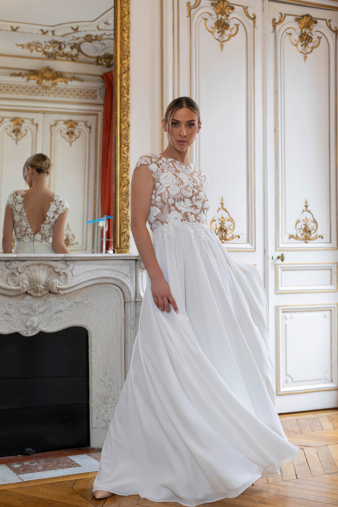 Lucinda Bloom: Gorgeous Lace Top