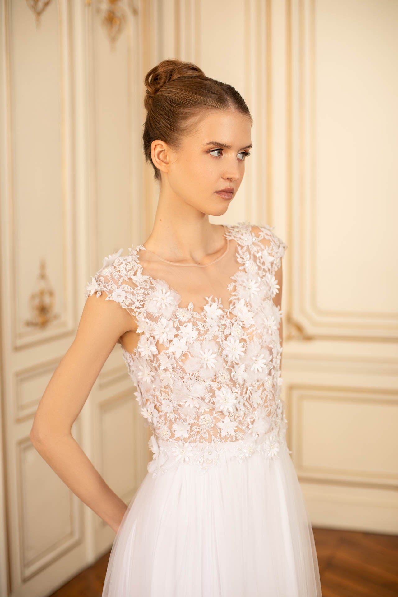 Lucinda Daisy: Classical Beauty