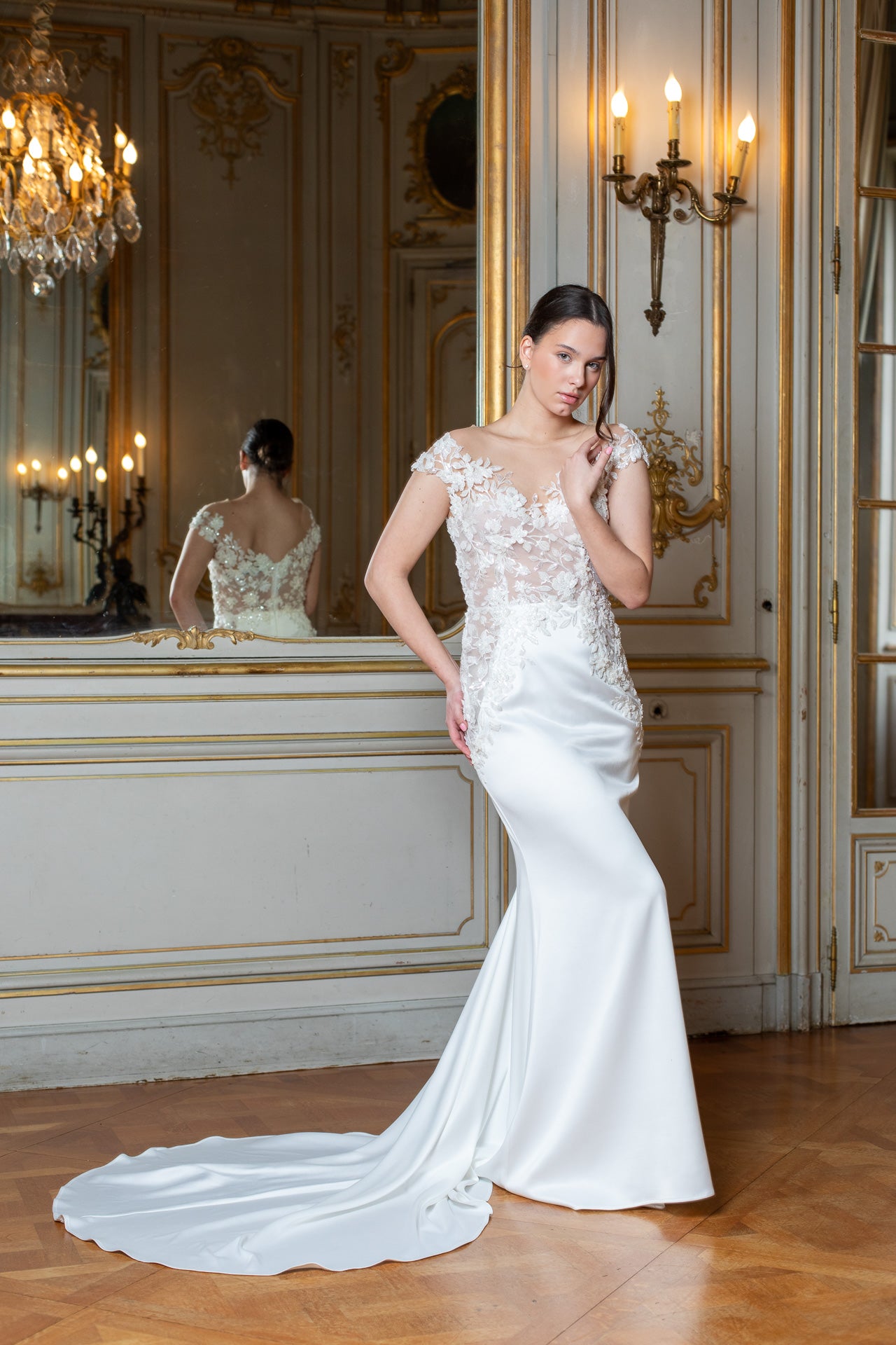 Fiamma Bianca Gown: Off-shoulder look